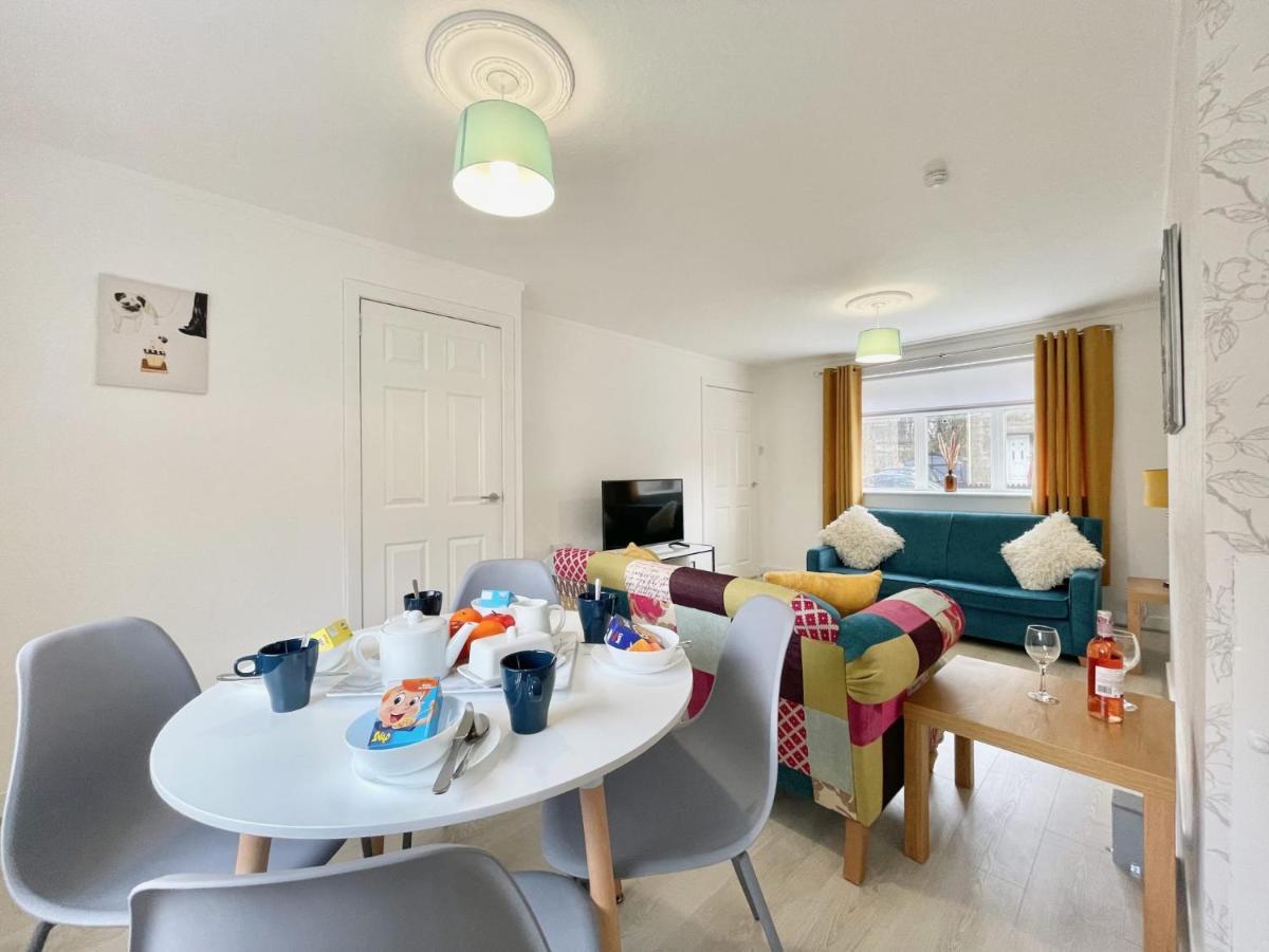 Hazel House - Vibrant 2 Bed House In Wishaw Apartamento Wishaw  Exterior foto