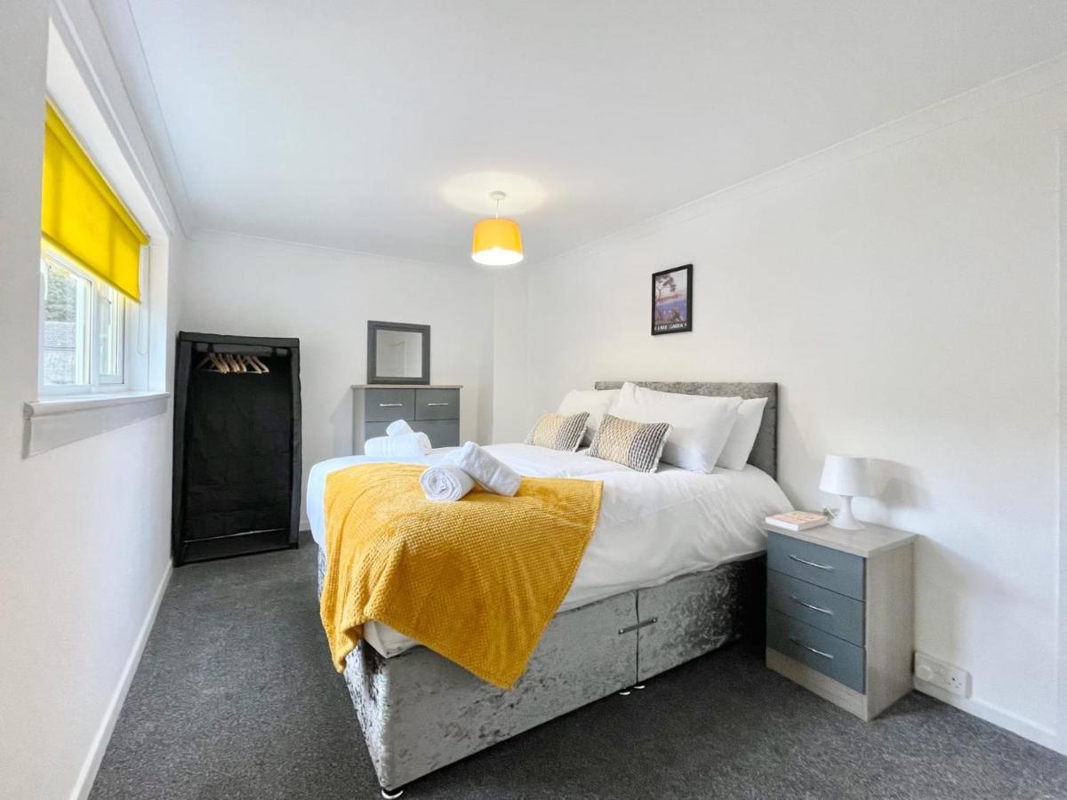 Hazel House - Vibrant 2 Bed House In Wishaw Apartamento Wishaw  Exterior foto